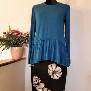 LOGO by Lori Goldstein hi-lo Ruffle Top! Size S